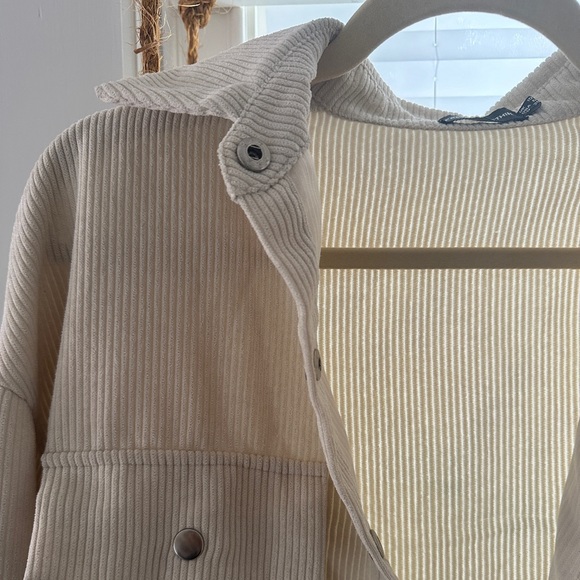 PrettyLittleThing Off-white corduroy shacket overshirt - Picture 2 of 3